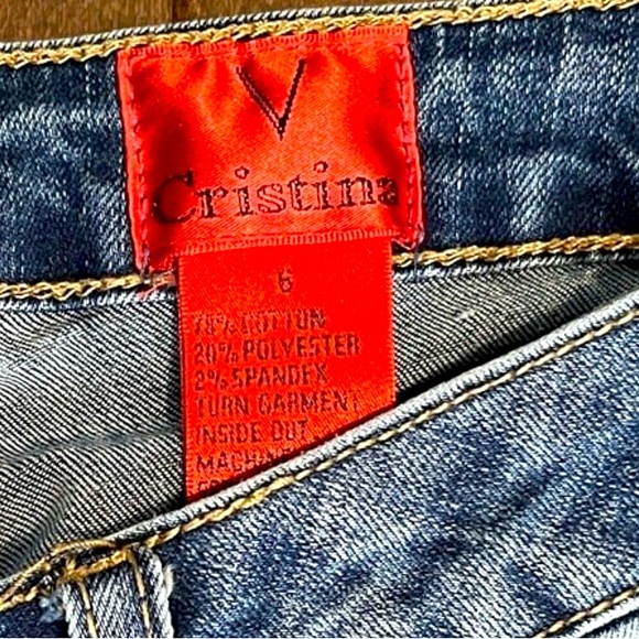 🚩Embroidered Floral Jeans! - Picture 4 of 12